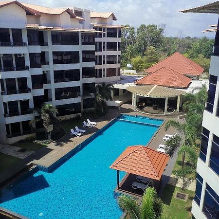 Samsuria Beach Apartment Resort Cherating Bagian luar foto