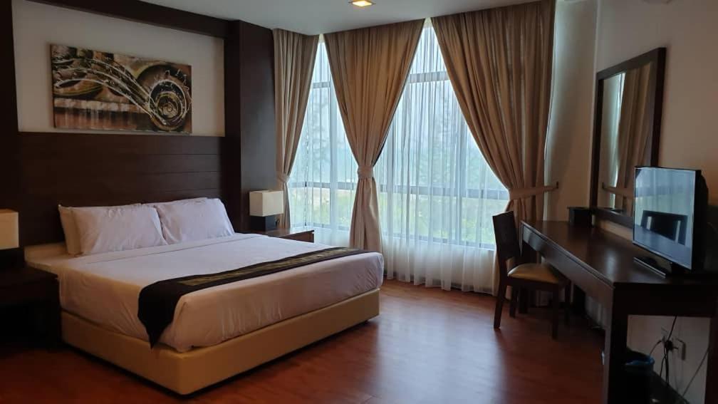 Samsuria Beach Apartment Resort Cherating Bagian luar foto