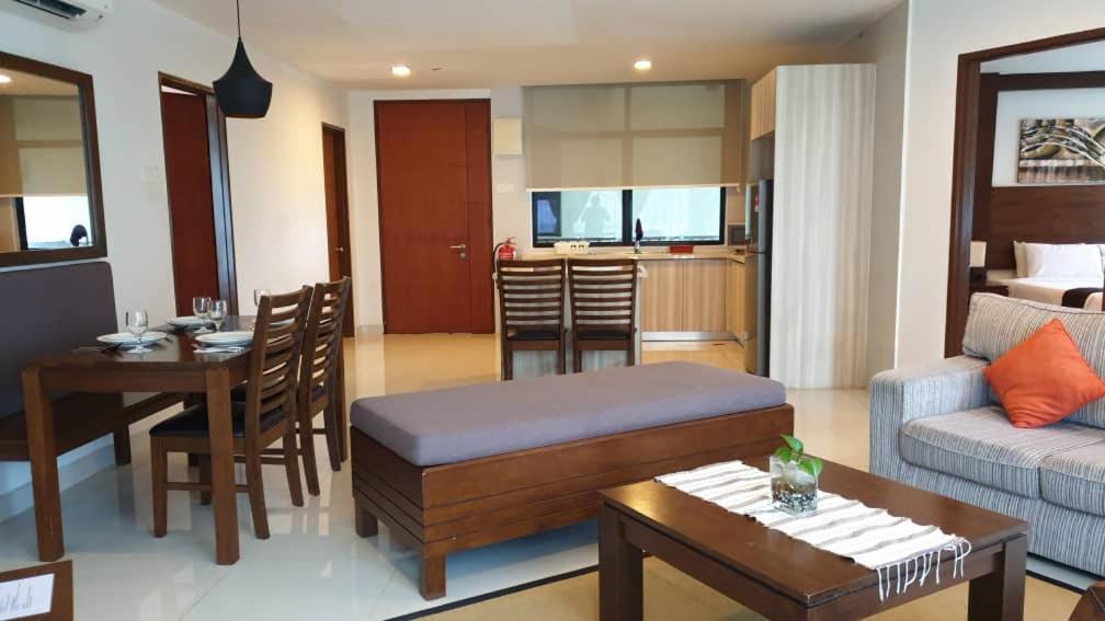 Samsuria Beach Apartment Resort Cherating Bagian luar foto