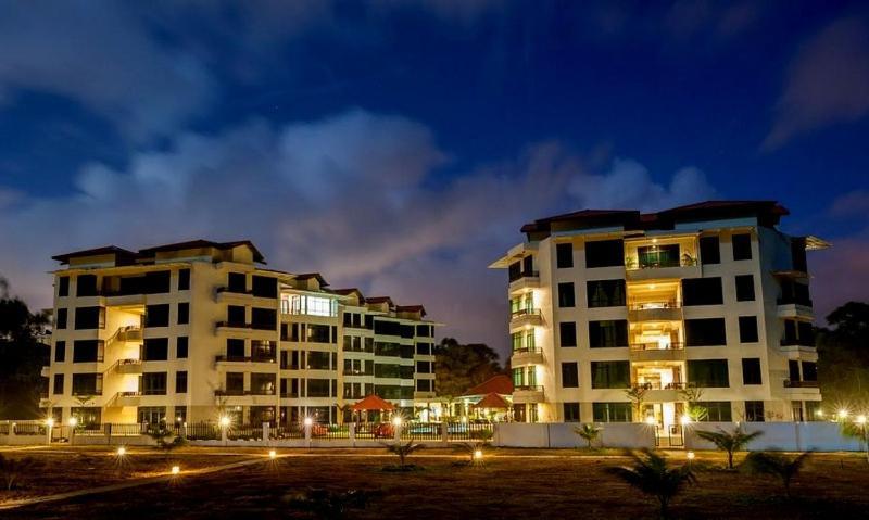 Samsuria Beach Apartment Resort Cherating Bagian luar foto