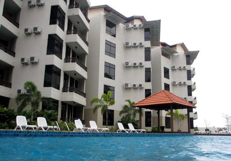Samsuria Beach Apartment Resort Cherating Bagian luar foto