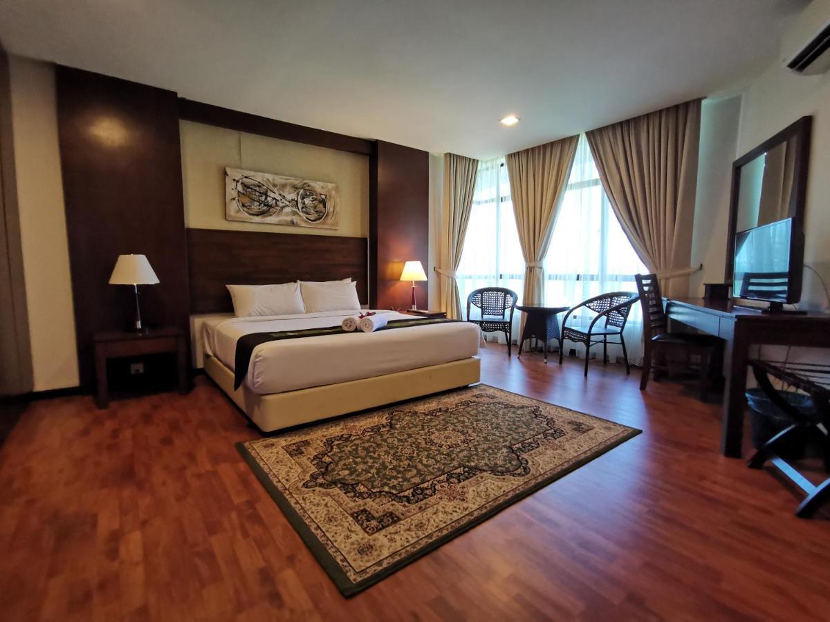Samsuria Beach Apartment Resort Cherating Bagian luar foto